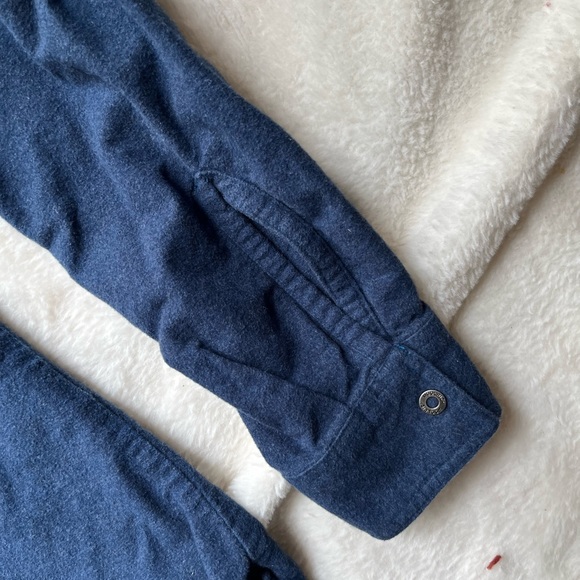 Woolrich snap closure shirt(medium) - Picture 3 of 6